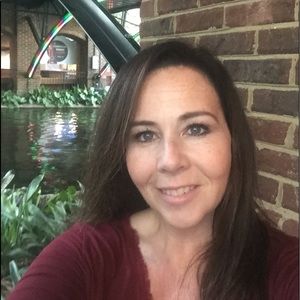 Meet your Posher, Andrea